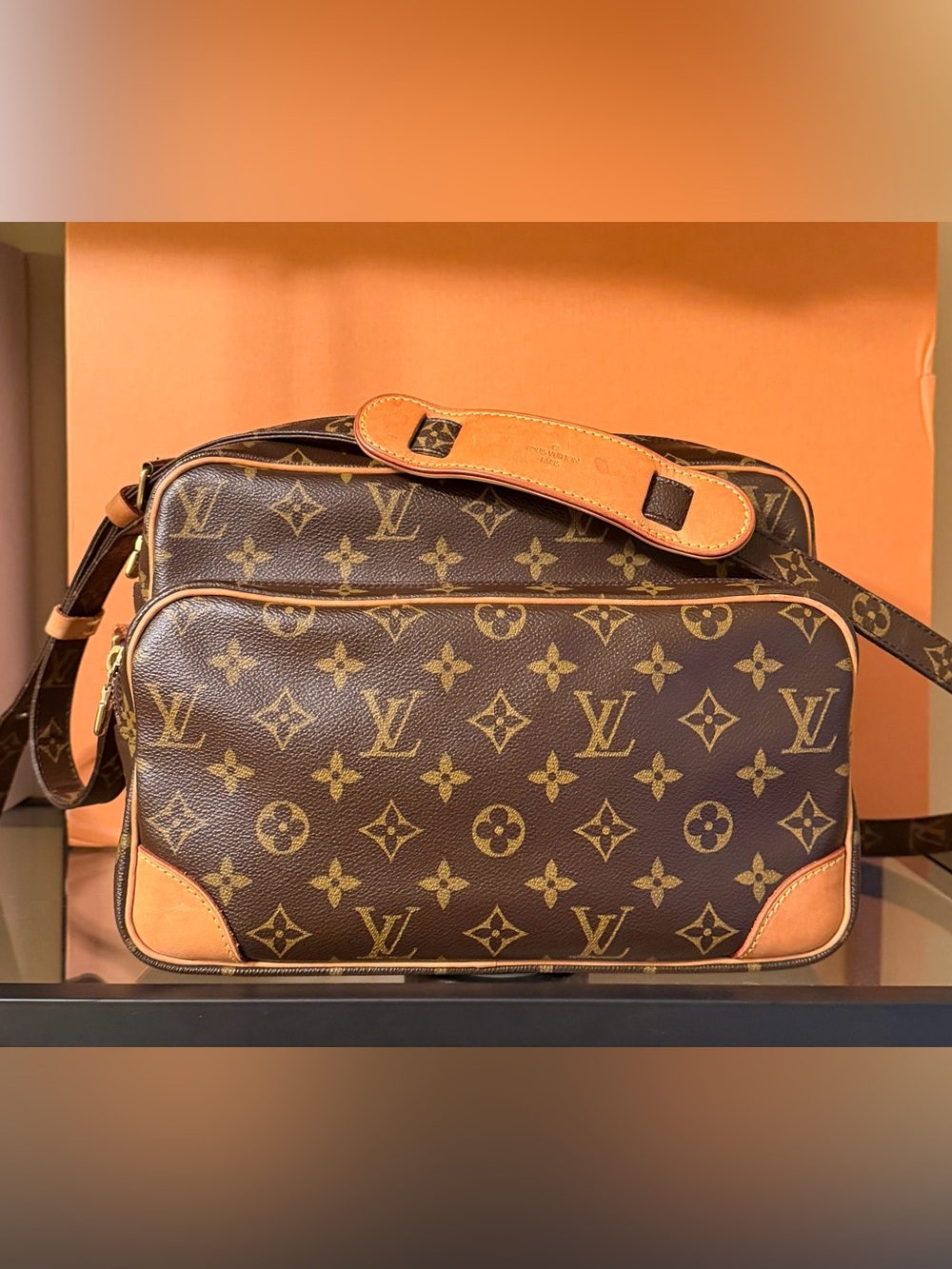 Louis Vuitton Excellent Vintage Nil Messenger Bag